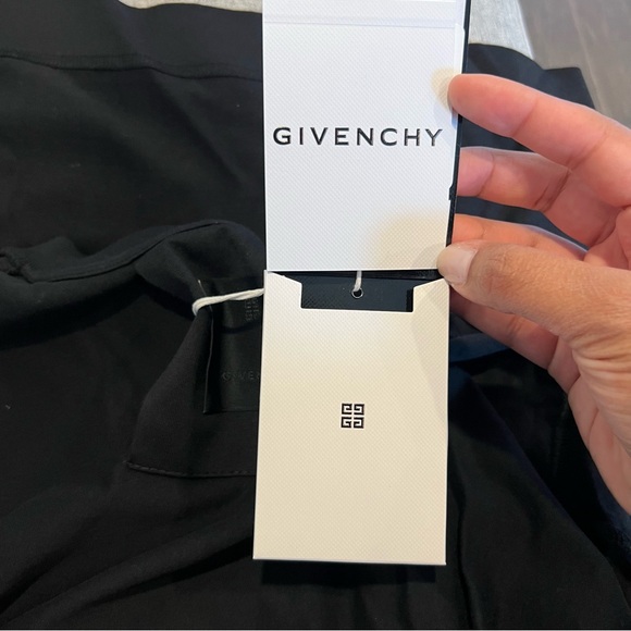 *NEW* GIVENCHY Slim Fit  t-shirt - Picture 9 of 11